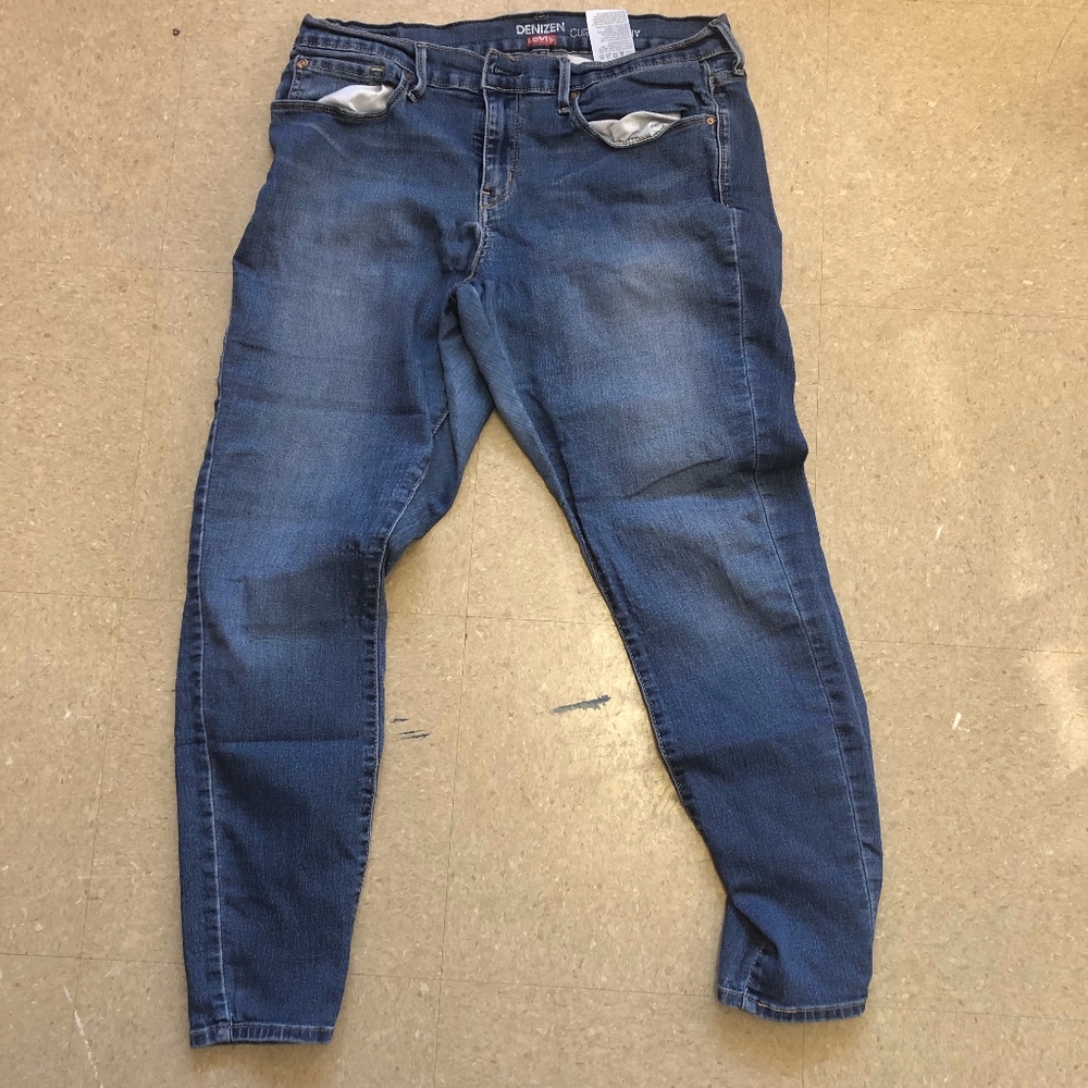 DENIZEN from Levi's Curvy Skinny Jeans